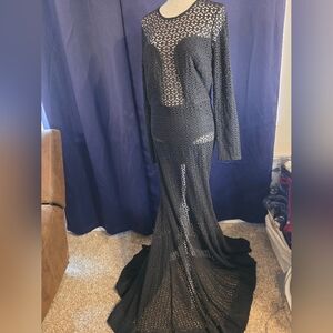 Elegant Black Lace Evening Gown